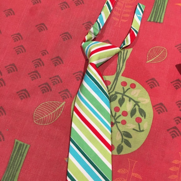 Holiday tie/bow tie set. Toddler size - Picture 4 of 5